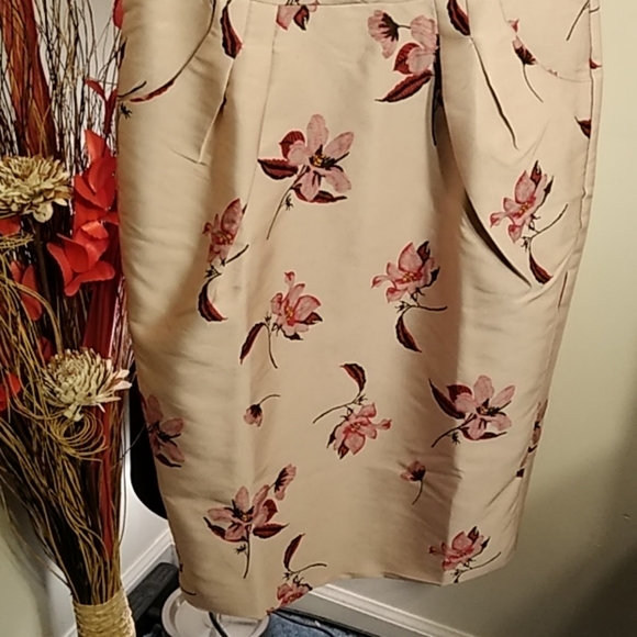 Women's Metisu Dress - Picture 3 of 5